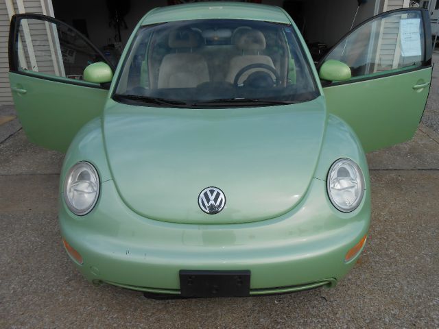 2000 Volkswagen New Beetle S Sedan