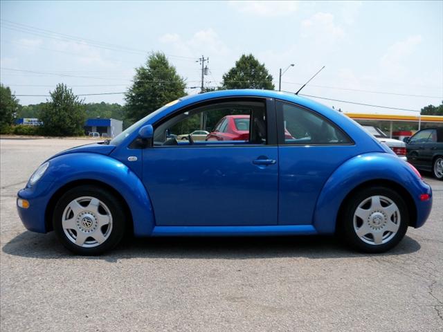 2000 Volkswagen New Beetle FWD 4dr Sport