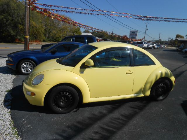 2000 Volkswagen New Beetle Quad Cab 4x2 Shortbox XLT