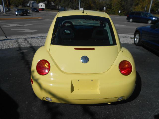 2000 Volkswagen New Beetle Quad Cab 4x2 Shortbox XLT