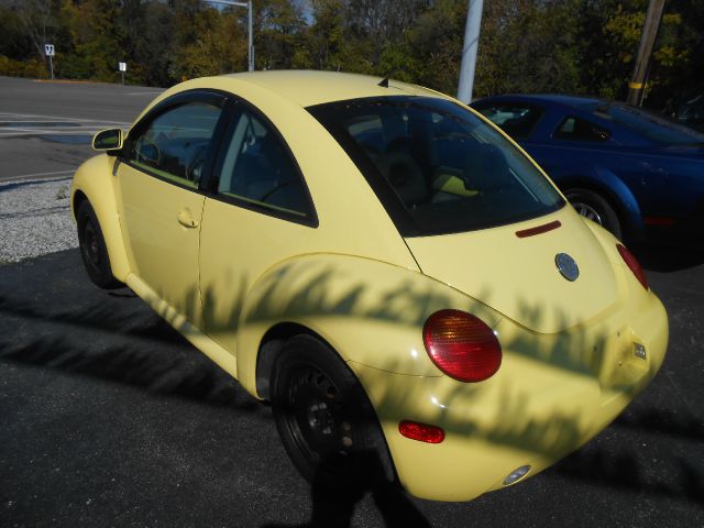 2000 Volkswagen New Beetle Quad Cab 4x2 Shortbox XLT