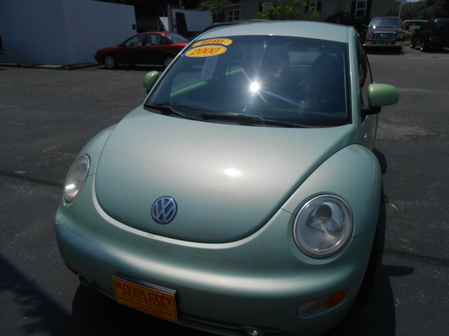 2000 Volkswagen New Beetle 4dr 112 WB AWD