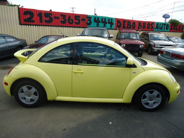 2000 Volkswagen New Beetle S Sedan