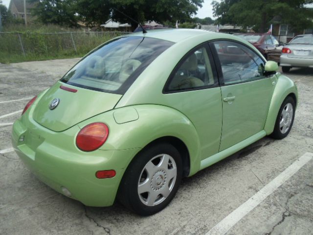 2000 Volkswagen New Beetle Quad Cab 4x2 Shortbox XLT