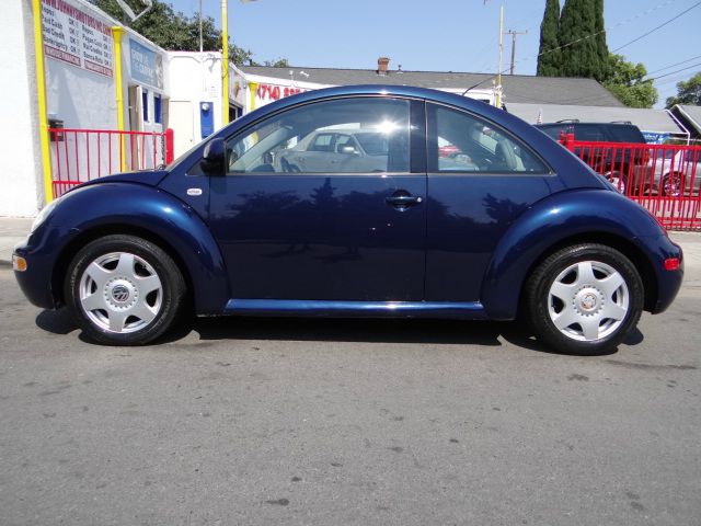 2000 Volkswagen New Beetle Quad Cab 4x2 Shortbox XLT