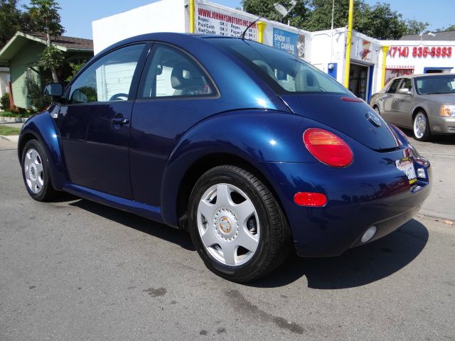 2000 Volkswagen New Beetle Quad Cab 4x2 Shortbox XLT