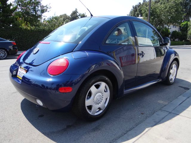 2000 Volkswagen New Beetle Quad Cab 4x2 Shortbox XLT