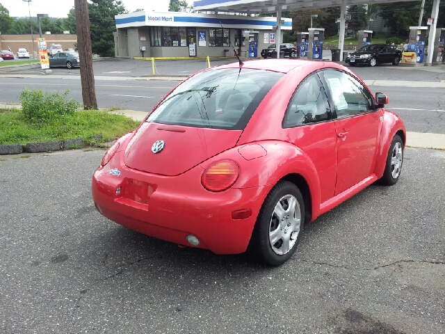 2000 Volkswagen New Beetle S Sedan