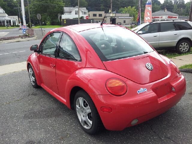 2000 Volkswagen New Beetle S Sedan