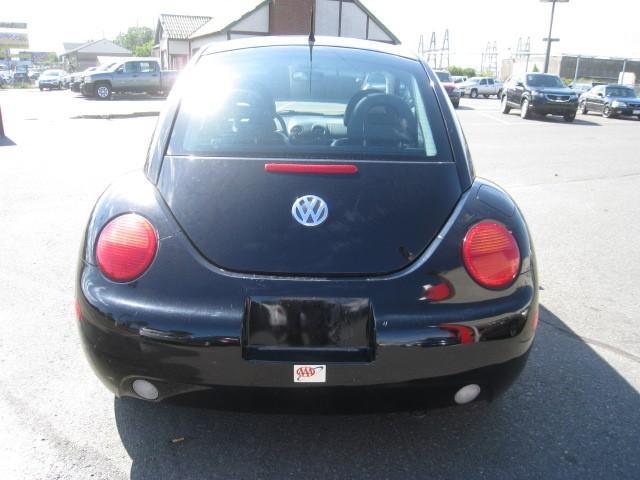 2000 Volkswagen New Beetle FWD 4dr Sport