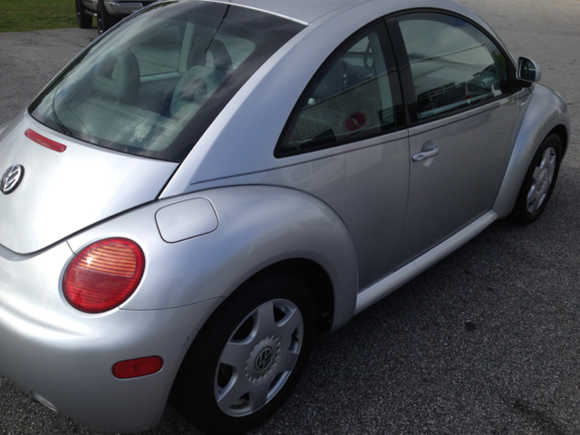 2000 Volkswagen New Beetle FWD 5dr Wgn I4 CVT