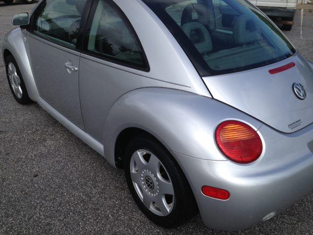 2000 Volkswagen New Beetle FWD 5dr Wgn I4 CVT