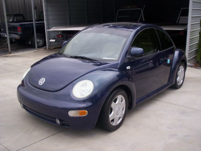 2000 Volkswagen New Beetle Quad Cab 4x2 Shortbox XLT