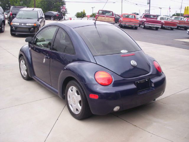 2000 Volkswagen New Beetle Quad Cab 4x2 Shortbox XLT