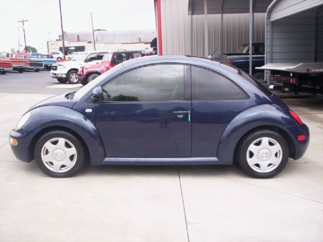 2000 Volkswagen New Beetle Quad Cab 4x2 Shortbox XLT