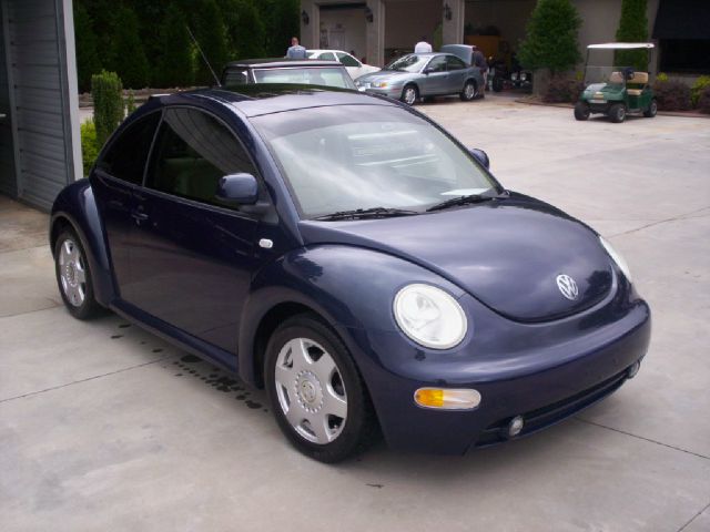 2000 Volkswagen New Beetle Quad Cab 4x2 Shortbox XLT