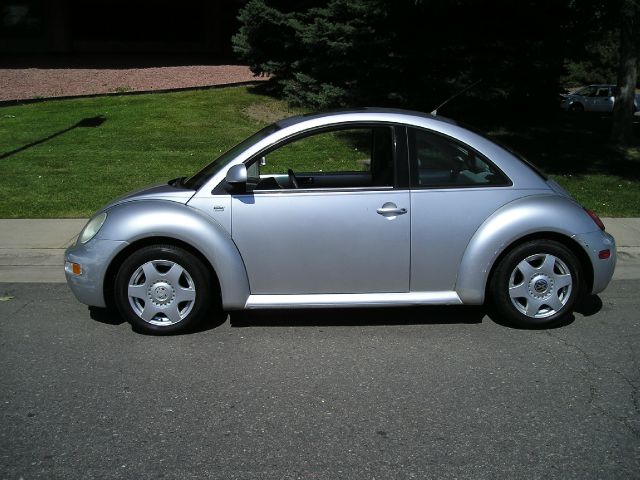 2000 Volkswagen New Beetle Quad Cab 4x2 Shortbox XLT