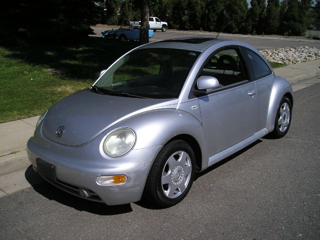 2000 Volkswagen New Beetle Quad Cab 4x2 Shortbox XLT