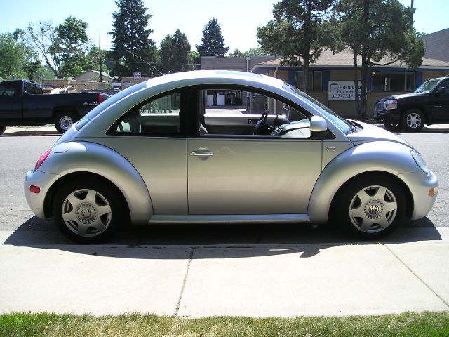 2000 Volkswagen New Beetle Quad Cab 4x2 Shortbox XLT