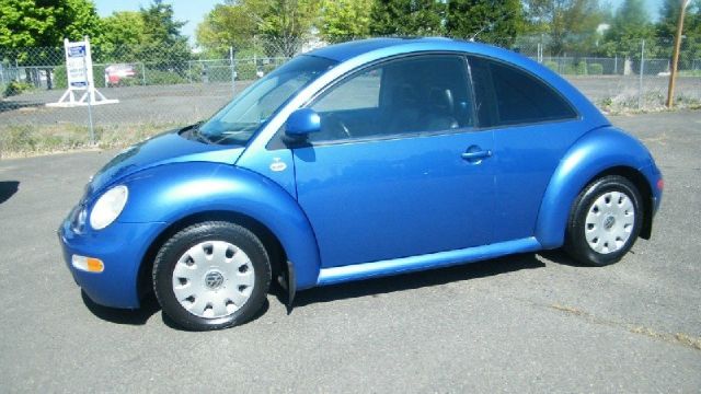 2000 Volkswagen New Beetle 1LT