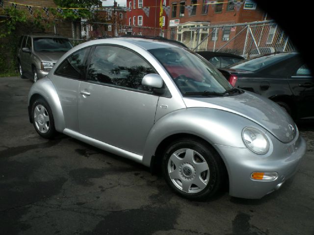 2000 Volkswagen New Beetle SE Crew Cab 4WD FFV