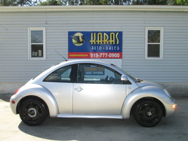 2000 Volkswagen New Beetle S Sedan