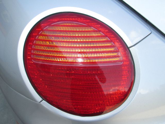 2000 Volkswagen New Beetle S Sedan