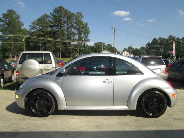 2000 Volkswagen New Beetle S Sedan