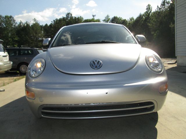 2000 Volkswagen New Beetle S Sedan