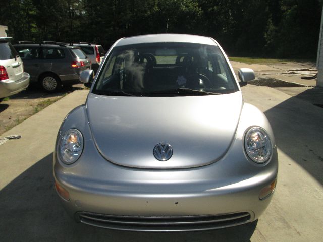 2000 Volkswagen New Beetle S Sedan