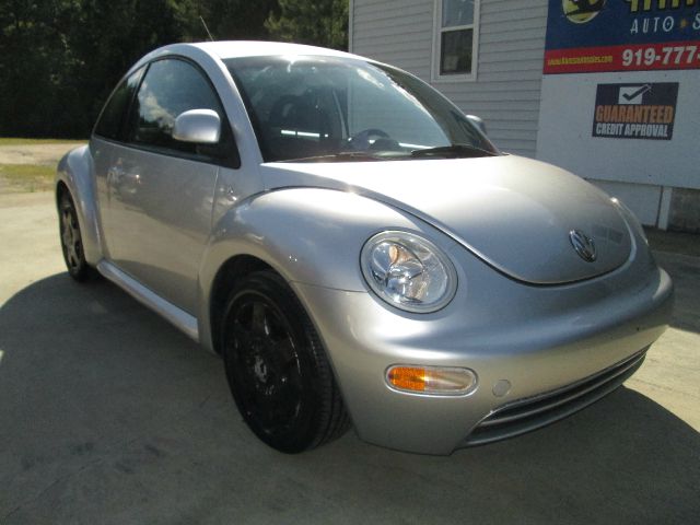 2000 Volkswagen New Beetle S Sedan