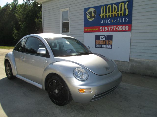 2000 Volkswagen New Beetle S Sedan