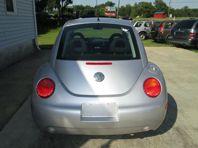 2000 Volkswagen New Beetle S Sedan