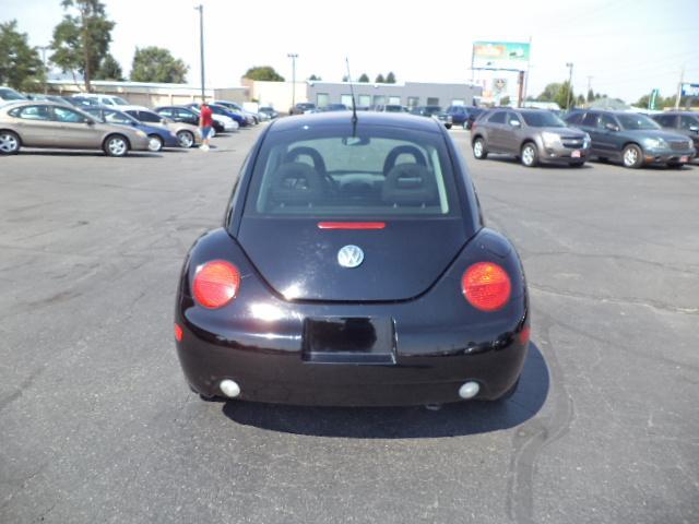 2000 Volkswagen New Beetle S Sedan