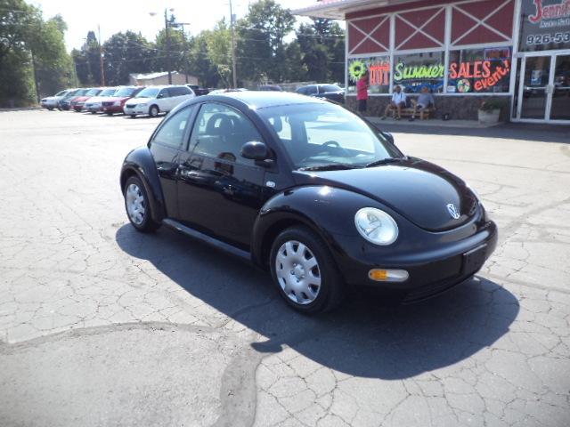 2000 Volkswagen New Beetle S Sedan