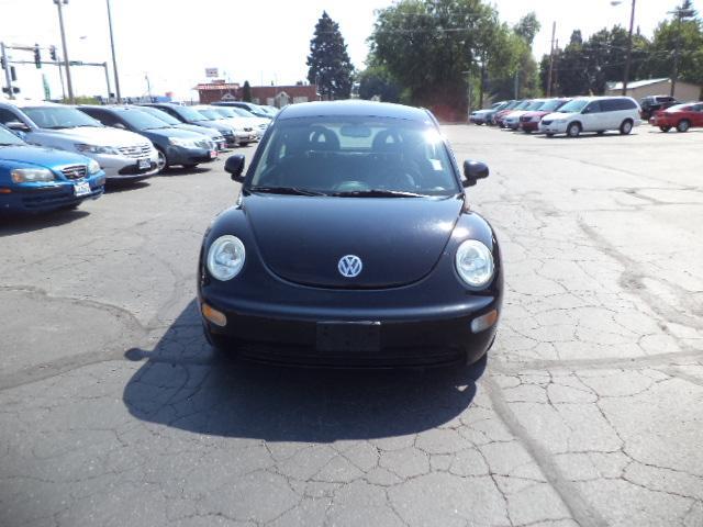 2000 Volkswagen New Beetle S Sedan