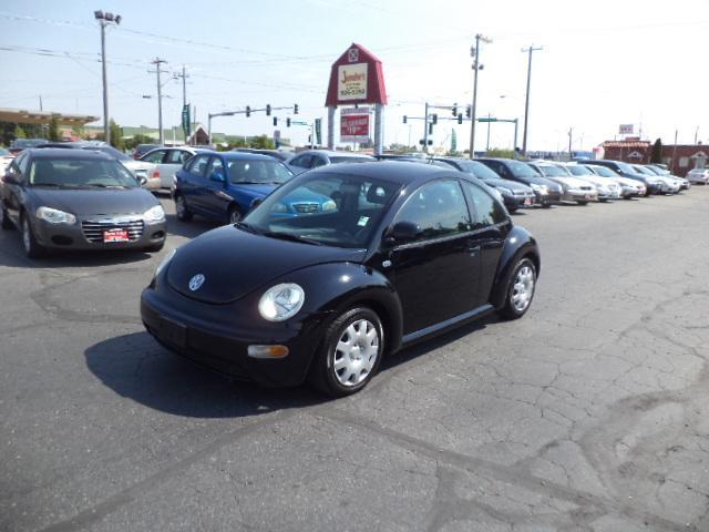 2000 Volkswagen New Beetle S Sedan