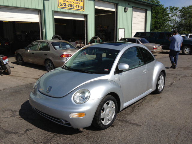 2000 Volkswagen New Beetle Quad Cab 4x2 Shortbox XLT