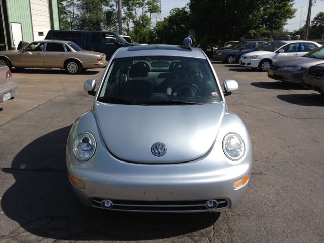 2000 Volkswagen New Beetle Quad Cab 4x2 Shortbox XLT