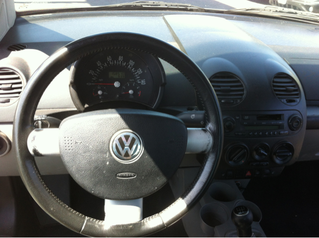 2000 Volkswagen New Beetle 4dr 112 WB AWD