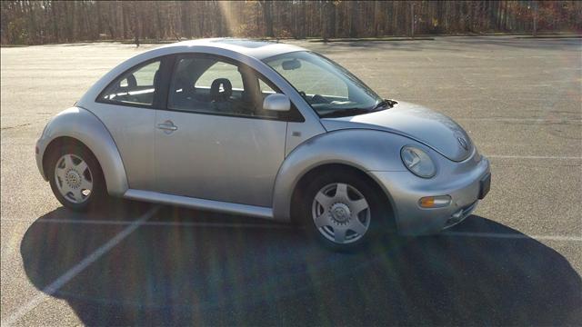 2000 Volkswagen New Beetle FWD 4dr Sport