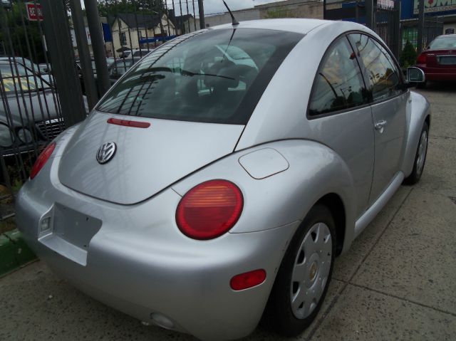 2000 Volkswagen New Beetle Quad Cab 4x2 Shortbox XLT