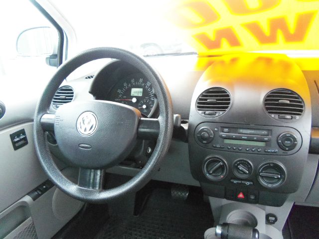 2000 Volkswagen New Beetle Quad Cab 4x2 Shortbox XLT