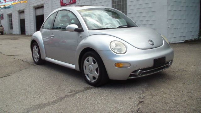 2001 Volkswagen New Beetle Quad Cab 4x2 Shortbox XLT