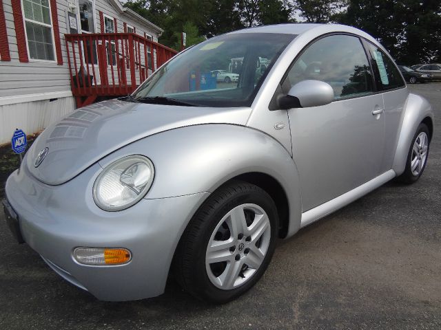 2001 Volkswagen New Beetle S Sedan