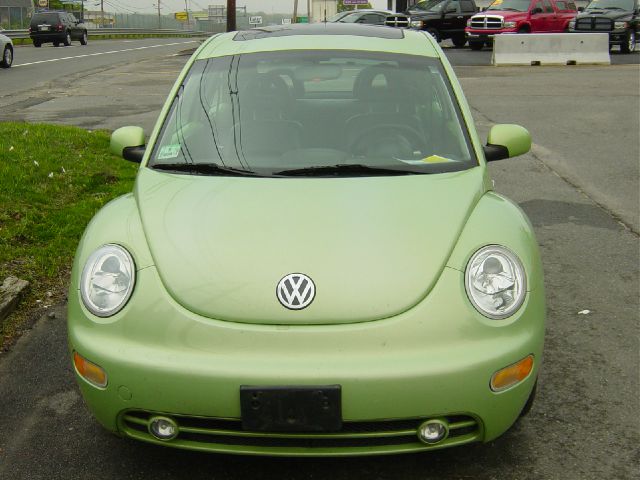 2001 Volkswagen New Beetle Quad Cab 4x2 Shortbox XLT