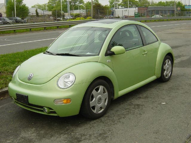 2001 Volkswagen New Beetle Quad Cab 4x2 Shortbox XLT