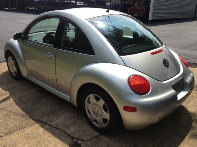 2001 Volkswagen New Beetle Quad Cab 4x2 Shortbox XLT