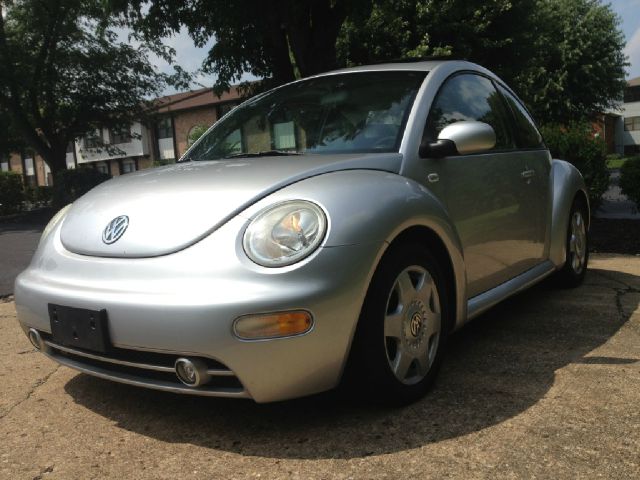 2001 Volkswagen New Beetle Quad Cab 4x2 Shortbox XLT