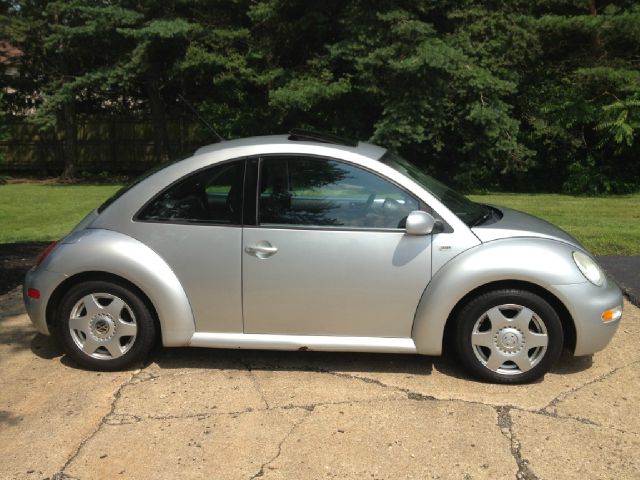 2001 Volkswagen New Beetle Quad Cab 4x2 Shortbox XLT